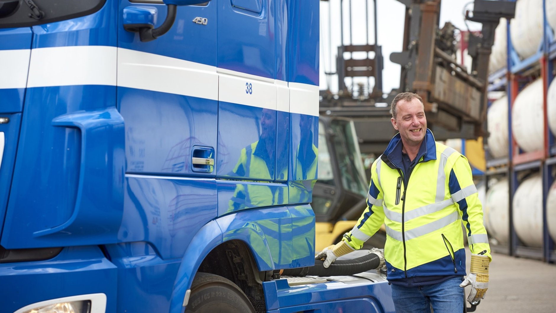 Zij instroom vrachtwagenchauffeur in transport en logistiek